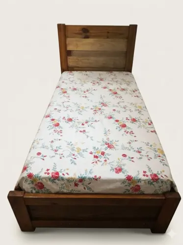 Cama de madeira