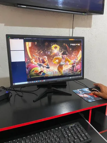 PC GAMER COMPLETO VENDO, E ACEITO PROPOSTAS BOAS, VAI COM BANCADA GAMER.