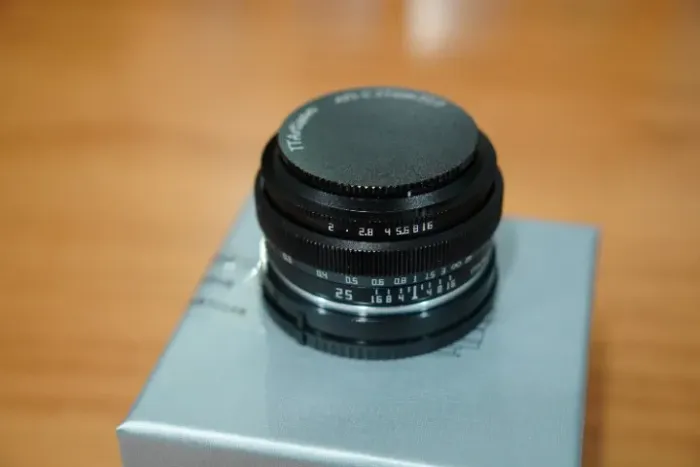Lente Ttartisans 25mm 2.0 Manual