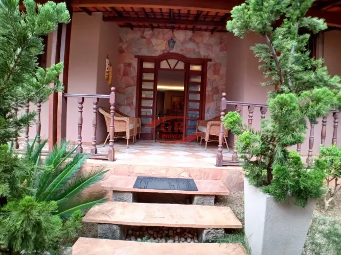 Casa à venda, 5 quartos, 3 suítes, 4 vagas, Nova Granada - Belo Horizonte/MG