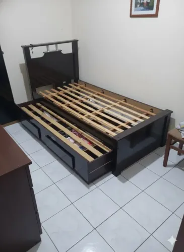 Bicama (cama principal + cama gaveta) + 2 gavetas para objetos