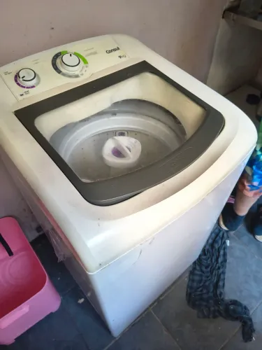 Máquina de lavar com defeito