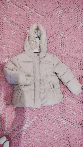 Jaqueta puffer Primark , linda super quentinha no tamanho 2/3 anos super conservada
