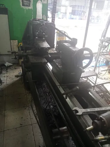 Vendo torno Nardini II 1,5 metros entre pontas com cava valor $35 mil