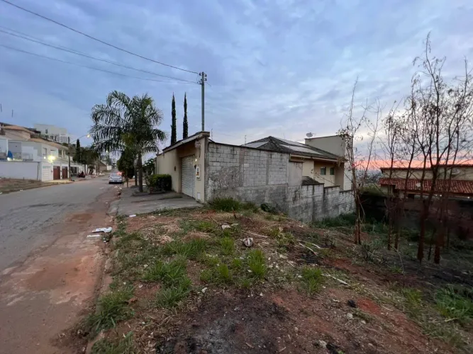 LOTE À VENDA NO GENTIL MEIRELES COM 374 M² E VISTA PANORÂMICA DE GOIÂNIA