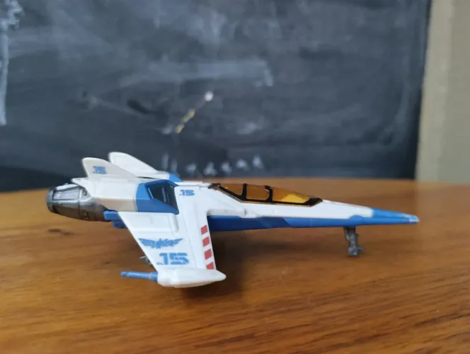 Miniatura nave espacial XL-15 do filme Lightyear da Disney Pixar. Hyper speed mini action.