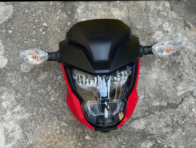 Rabeta e frente da Titan 25