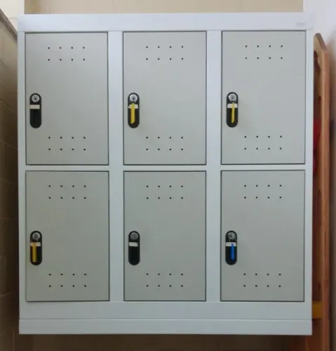 Armário de aço Triplo 6P Biccateca semi novo
