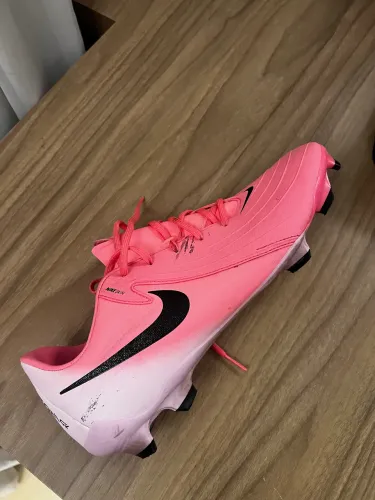Chuteira Nike Phantom gx II Campo