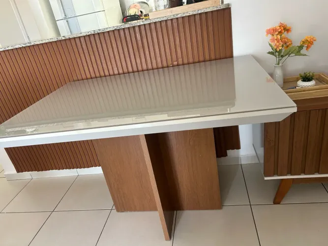 Vende-se mesa de jantar 