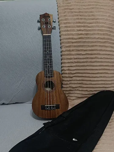 Ukulele Shelby SU-21T STNT + Capa | Muito Conservado