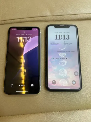 Dois iPhones 