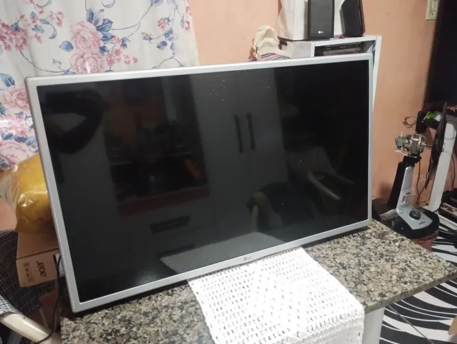 TV LG 32 com Defeito - Para Peças ou Conserto