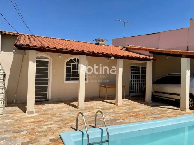 Casa à venda, 3 quartos, Residencial Gramado - Uberlândia/MG - Rotina Imobiliária