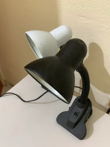 2 abajures de mesa