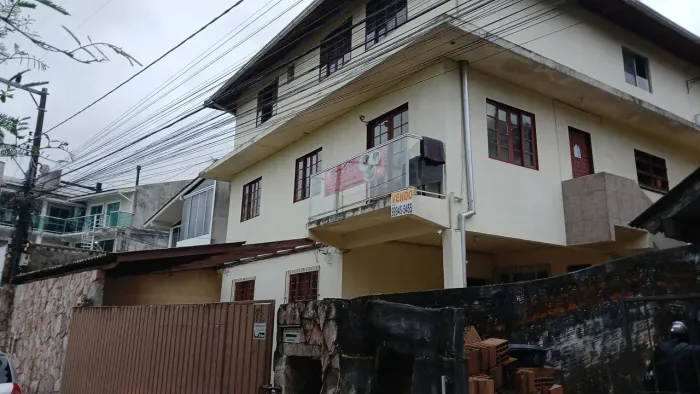 Alugo kitnet