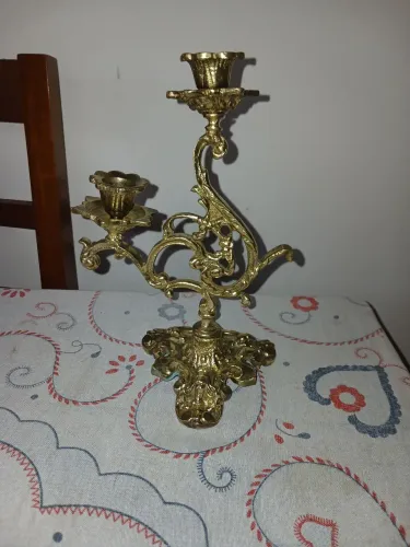 Castiçal de bronze antigo com dois porta velas