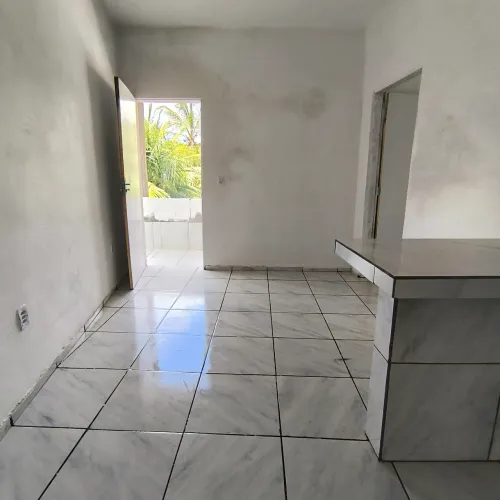 ALUGO kitnets bem localizada.