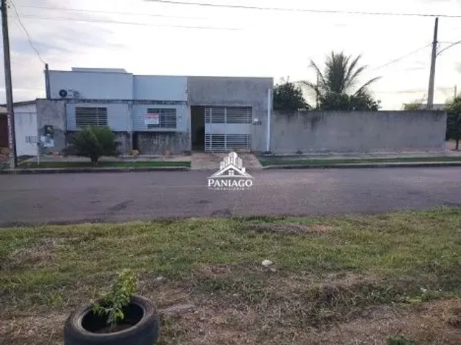 Casa com Quintal Gramado e Varanda Gourmet à Venda Amplo Terreno Sinop- MT