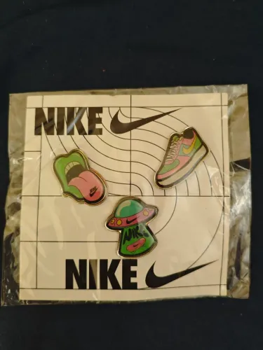 Pins Nike