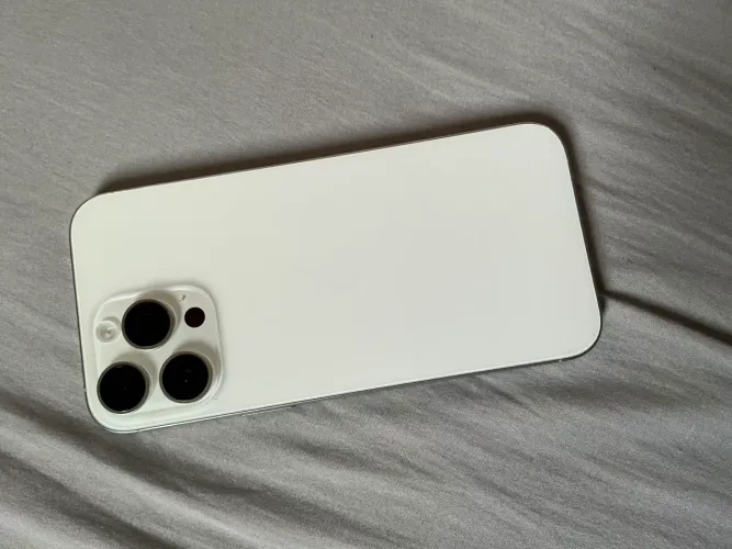 iPhone 16 Pro Max (usado)