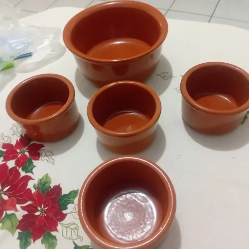 Cumbuca de barro para feijoada, feijão verde 