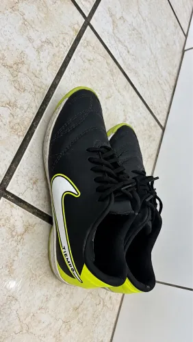 Tênis futsal Nike