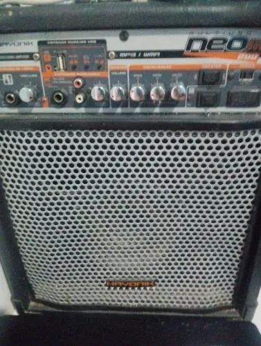 Caixa amplificada com microfone sem fios