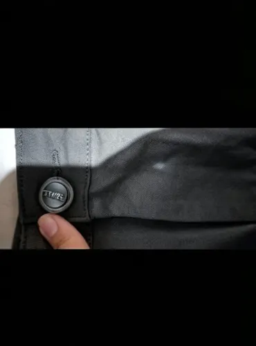 Calça tripé preta de 100$ por 88 reais