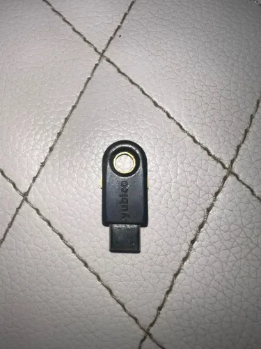 Chave De Segurança Yubico Yubikey 5c Usb-c Fido Mfa