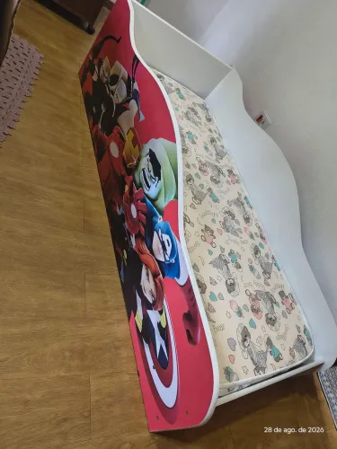 Cama infantil Avengers com colchão