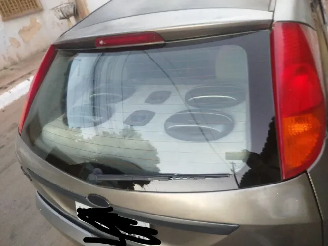Ford Focus 1.8 16V 5P 2001