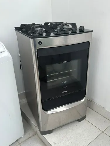 Fogão Consul 4 Bocas cor Inox com Mesa de Vidro e Grade de Ferro Fundido