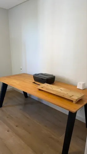 Mesa Amadeirada 6 lugares