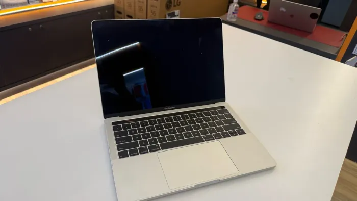 MacBook Pro 13? 2018 16GB - Seminovo, Bateria 12 Ciclos