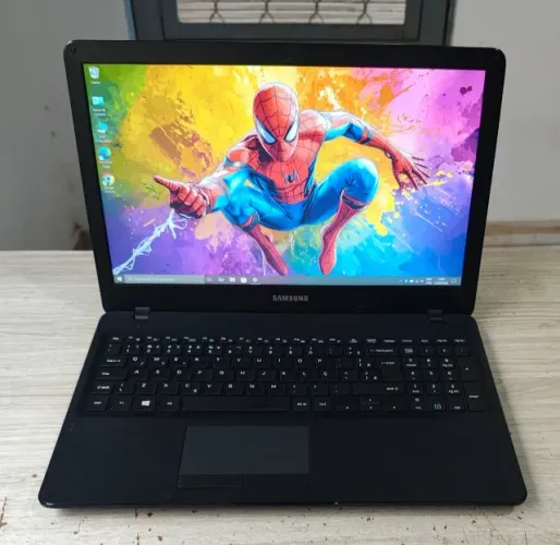 Notebook Samsung Essentials E21