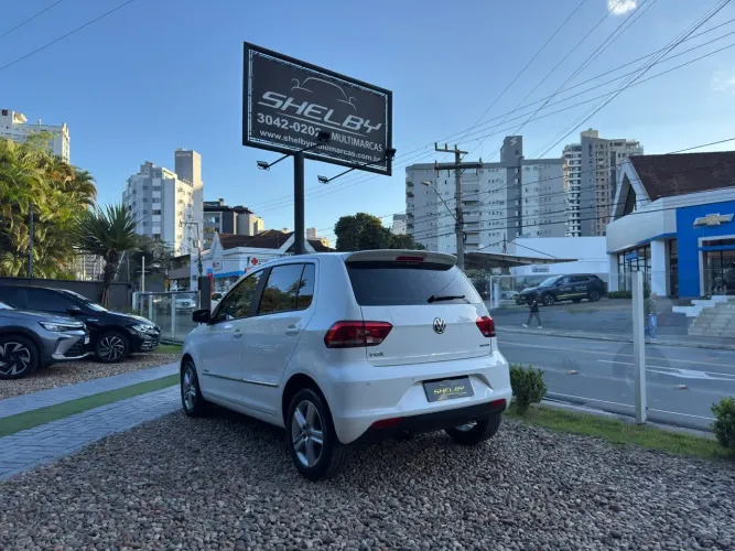 Volkswagen Fox Highline I Motion 1.6 Flex 16V 5P 2015