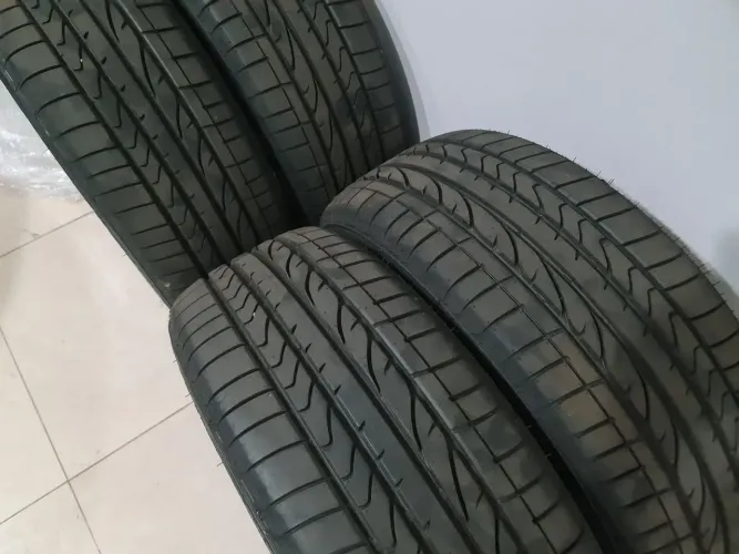 Jogo com 4 Pneus Bridgestone 235/50 R20 109H
