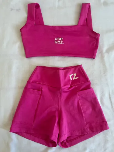 Conjunto short e top PP/P marca Use Roz