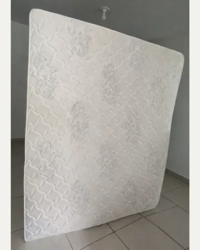 VENDO Colchão Queen Umaflex de Molas Ensacadas