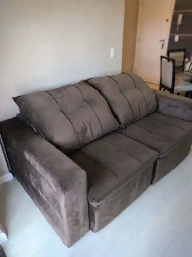 Sofá retrátil seminovo 