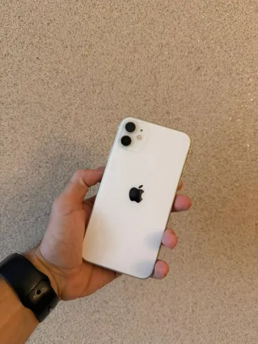 Iphone 11 branco 64gb excelente (única dona)