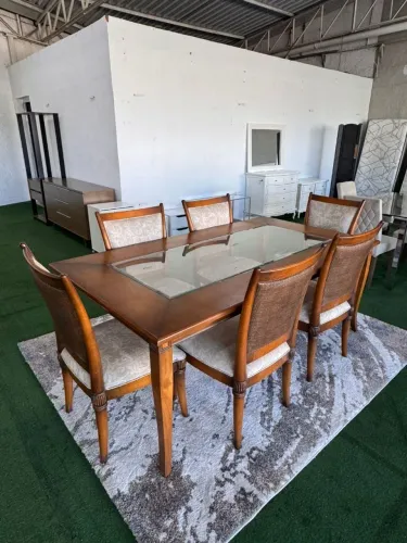 Mesa de Madeira com Vidro Bisotê 6 cadeiras