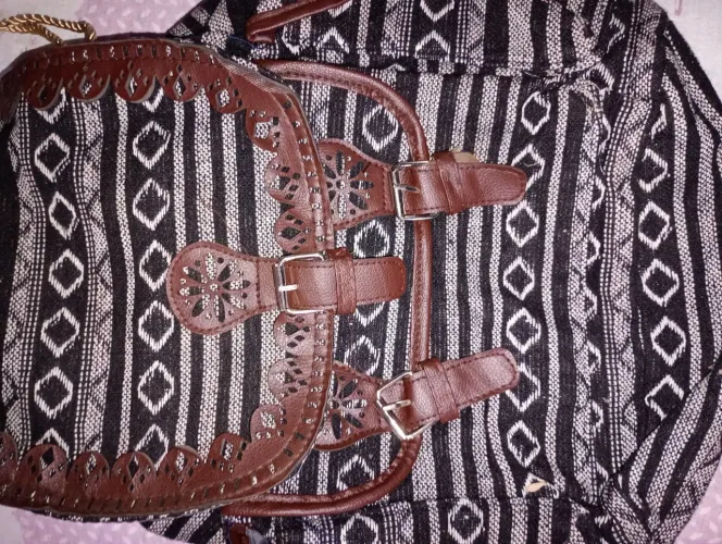 Vendo uma mochila nova.Entrego