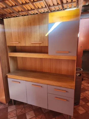 ARMÁRIO DE COZINHA