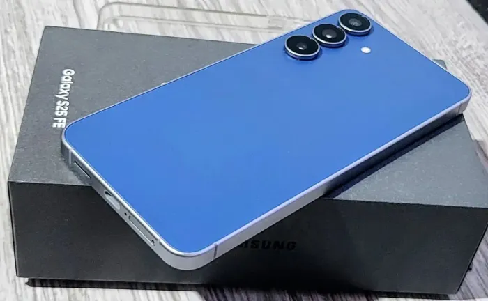 S25 FE 256 GB | APENAS 1 MÊS DE USO | IMPECÁVEL