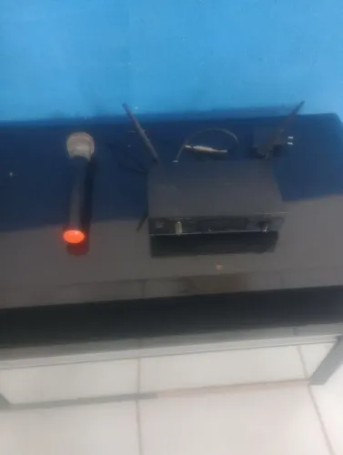 Um microfone sem fio 