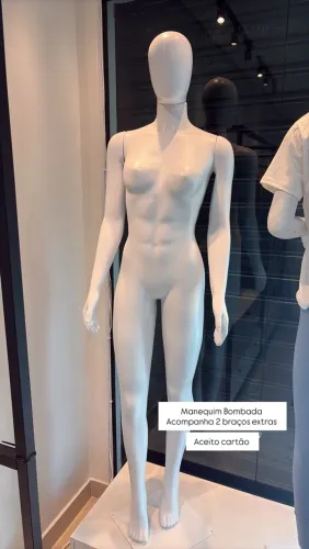 MANEQUIM BOMBADA