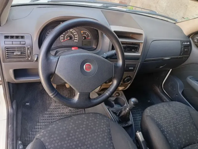 Fiat Siena Tetrafuel 1.4 MPI Fire Flex 8V 4P 2012