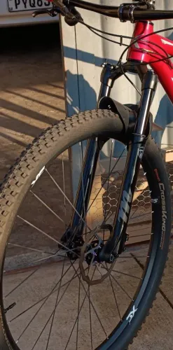 Suspensão manitou markhor boost 